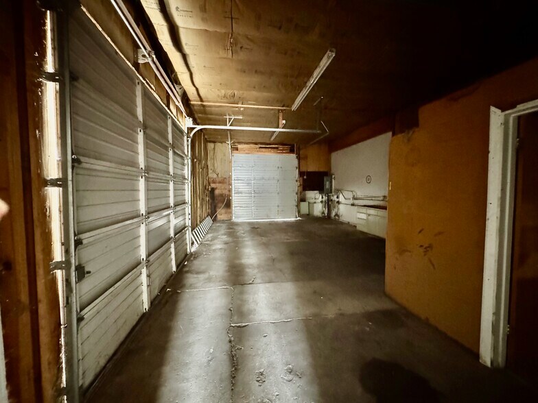 More Photos Of 253 E Main St, Klamath Falls General Retail For Sale