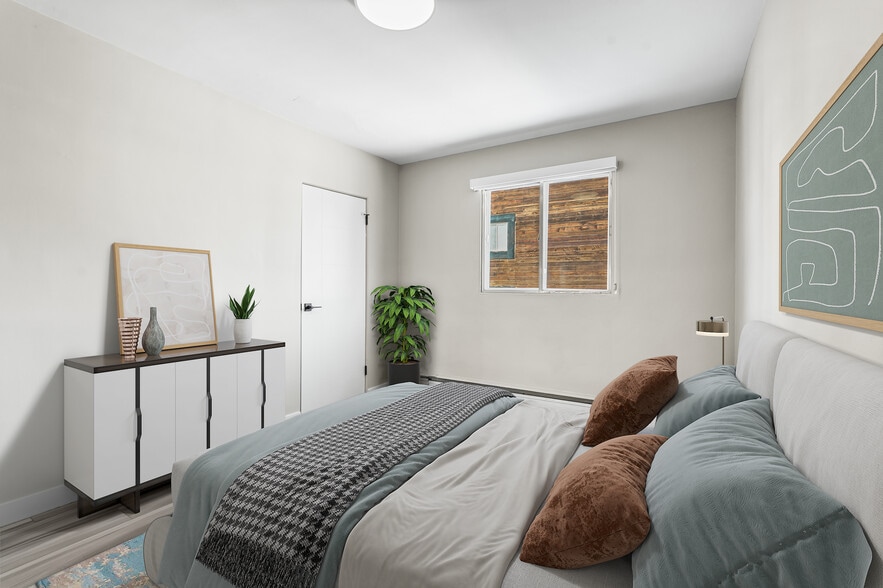 More Photos Of 1624 26 Av SW, Calgary Apartments For Sale