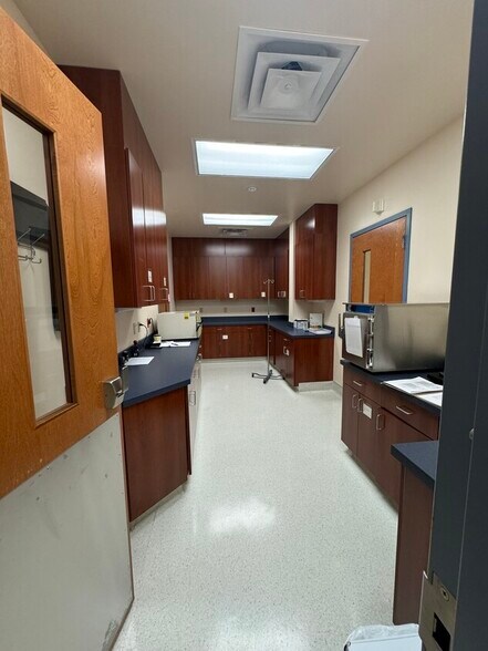 More Photos Of 250 Fame Ave, Hanover Medical For Sale