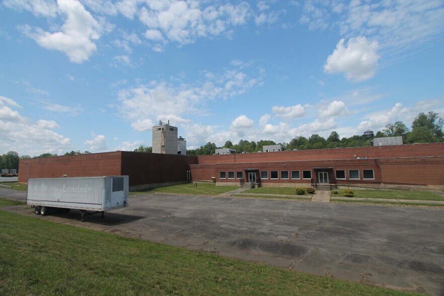 More Photos Of 800 Bird St, Scottsville Manufacturing For Sale