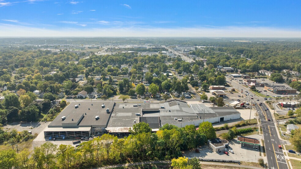 More Photos Of 412 W Beecher St, Adrian Manufacturing For Lease
