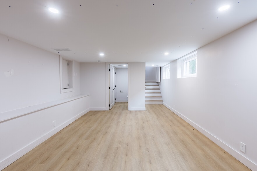 More Photos Of 1685 Lower Roswell Rd, Marietta Medical For Lease