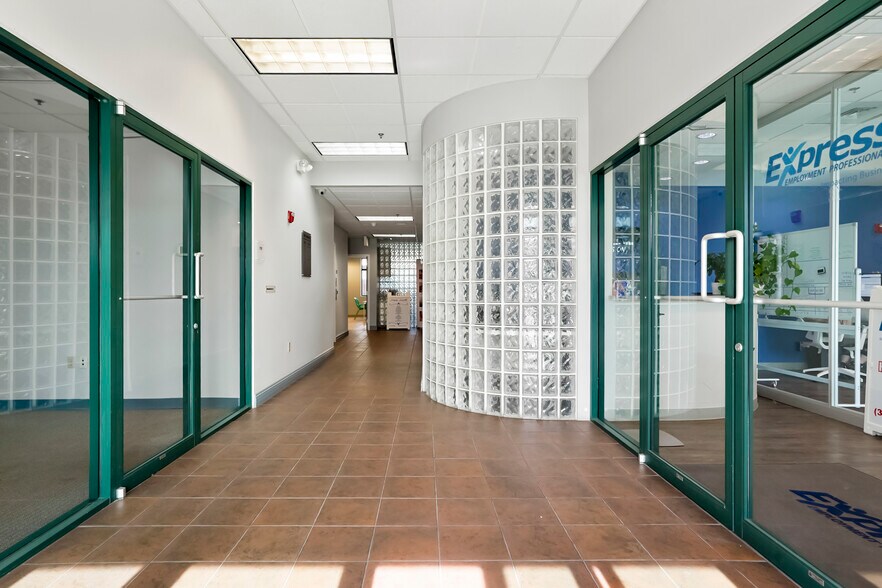 More Photos Of 651 Garrison St, Lakewood Office For Lease