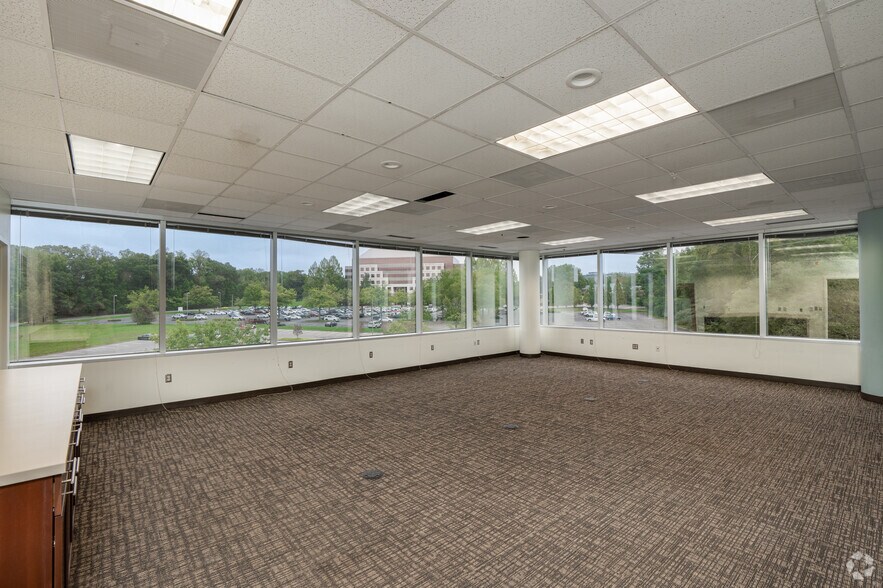 More Photos Of 7501 Boulder View Dr, North Chesterfield Unknown For Lease