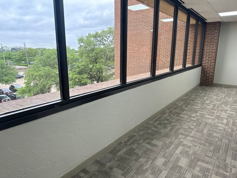 More Photos Of 1401 N Central Expy, Richardson Office For Lease