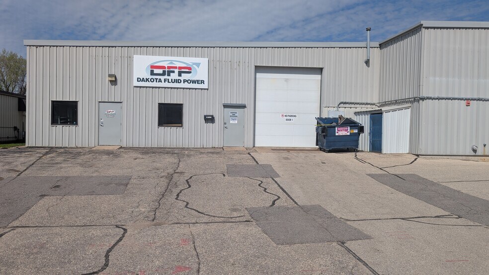 More Photos Of 2721 Hemstock St, La Crosse Warehouse For Sale