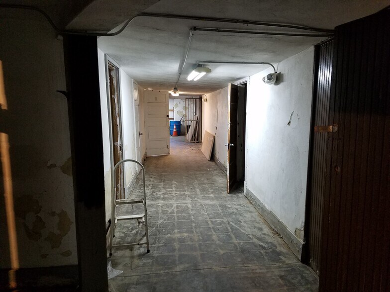 More Photos Of 5760 Bartmer Ave, Saint Louis Specialty For Sale