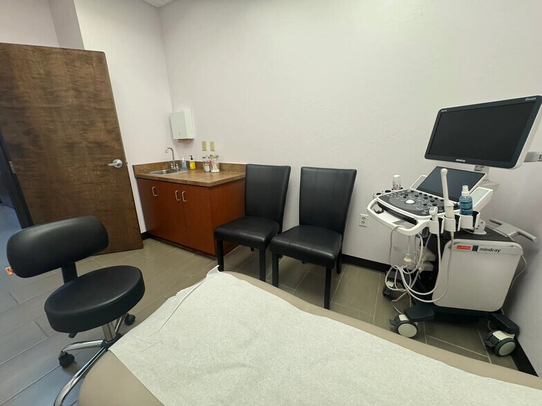 More Photos Of 2410 W Ray Rd, Chandler Medical For Lease