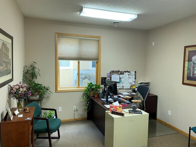 More Photos Of 3390 Annapolis Ln N, Plymouth Medical For Lease