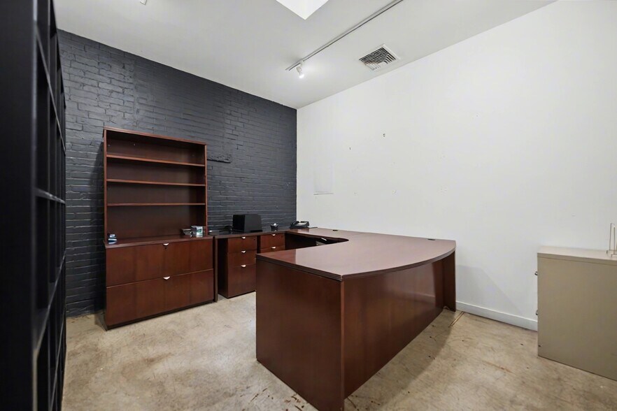 More Photos Of 817 Grand Ave, New Haven Freestanding For Lease