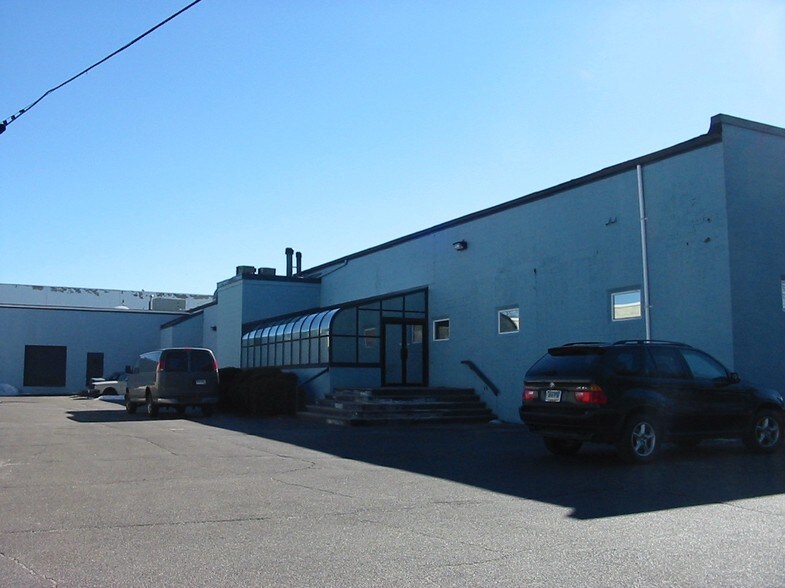 Primary Photo Of 120 Feeley St, Stratford Manufacturing For Sale