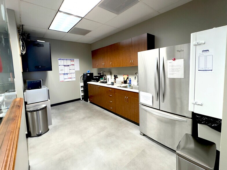 More Photos Of 745 Fort St, Honolulu Office For Lease