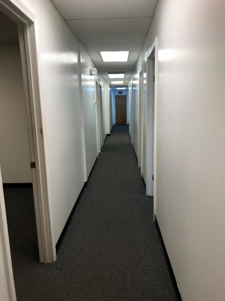 More Photos Of 1 Appian Way, Worcester Manufacturing For Sale