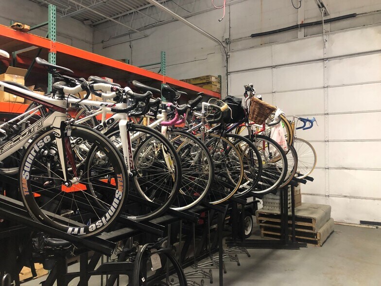 More Photos Of 520 Sunrise Hwy, West Babylon Warehouse For Sale