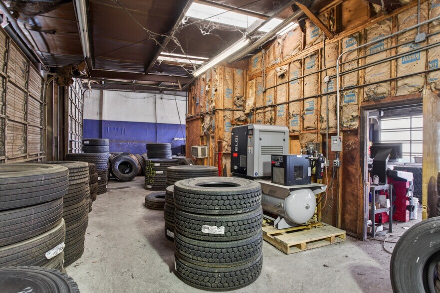 More Photos Of 2117 Carmack Blvd, Columbia Industrial For Sale