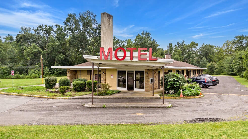 More Photos Of 1058 Hausman Rd, Allentown Hotel For Sale