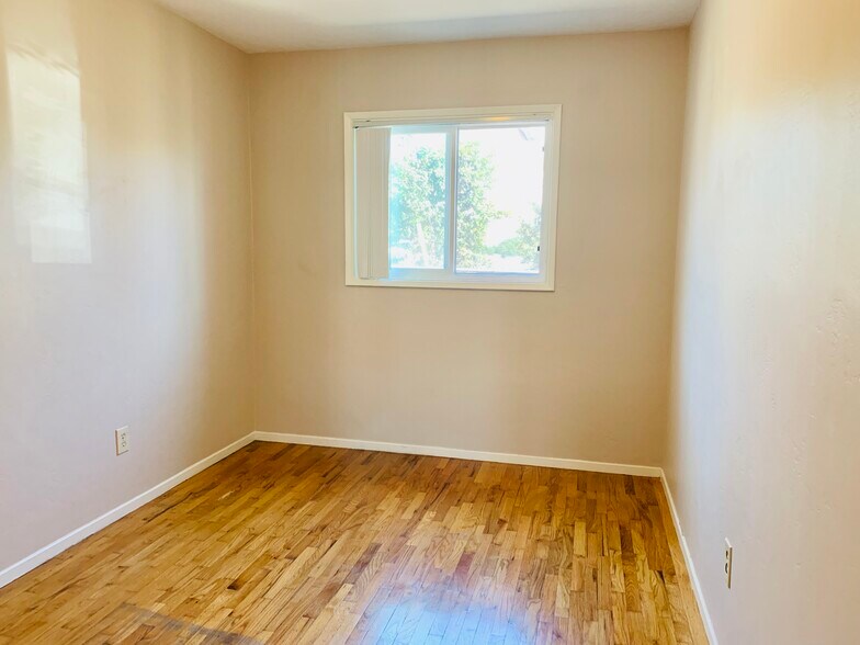 More Photos Of 1179 Felspar St, San Diego Apartments For Sale