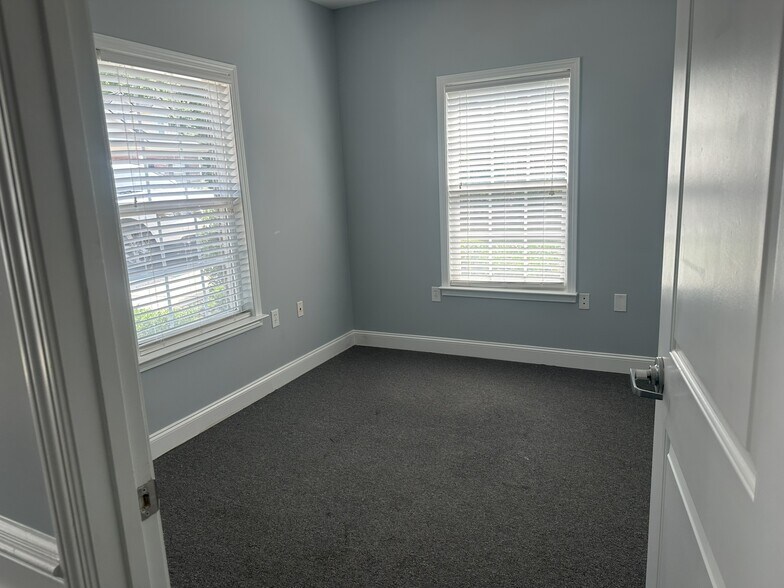 More Photos Of 405-407 Parker Ivey Dr, Greenville Medical For Lease
