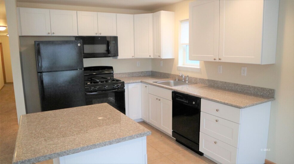 More Photos Of 806 3rd St NW, Sidney Apartments For Sale