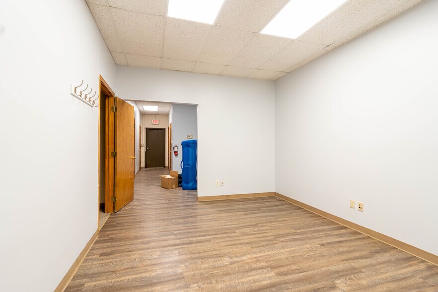 More Photos Of 11813 W 77th St, Lenexa Office For Sale