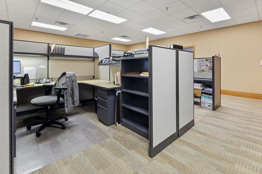 More Photos Of 11 N 7th Ave N, Saint Cloud Office For Sale