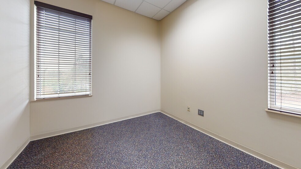 More Photos Of 500 Plantation Park Dr, Loganville Office For Lease