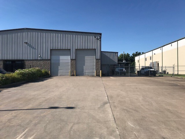 More Photos Of 6107 Brittmoore Rd, Houston Warehouse For Sale