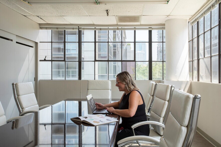 More Photos Of 1201 S Grand Ave, Los Angeles Warehouse For Lease