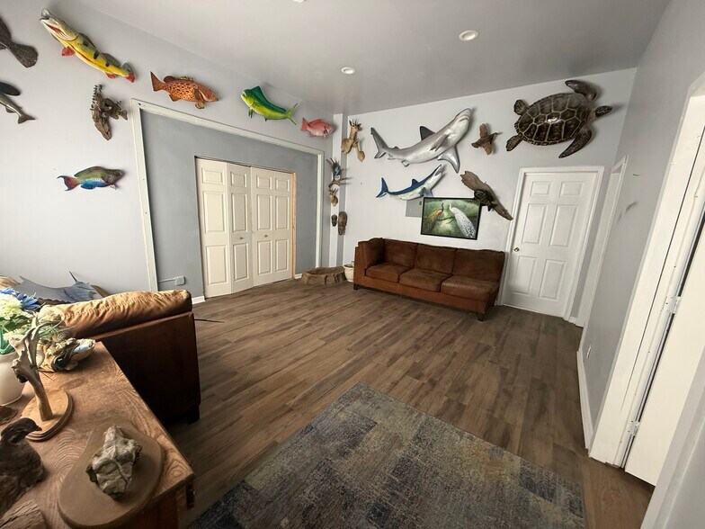 More Photos Of 9202 N Davis Hwy, Pensacola Freestanding For Sale