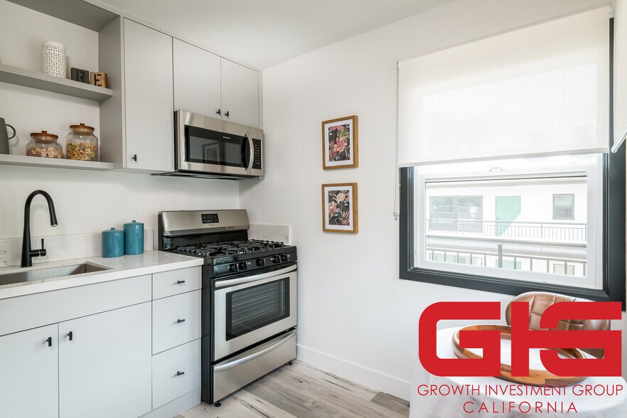 More Photos Of 262 N Los Robles Ave, Pasadena Apartments For Sale