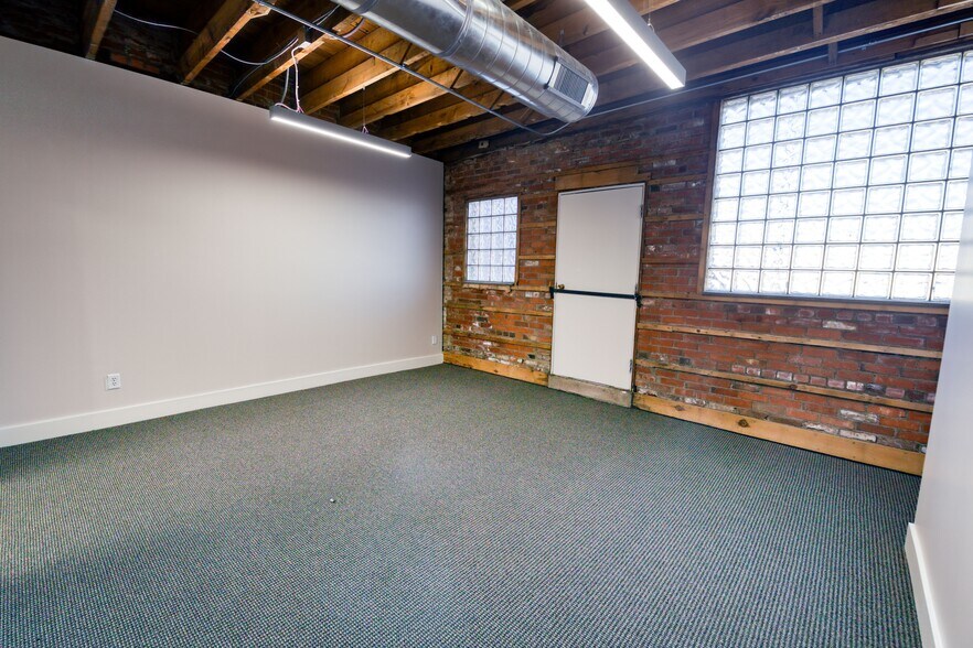 More Photos Of 805 8th St, Greeley General Retail For Lease