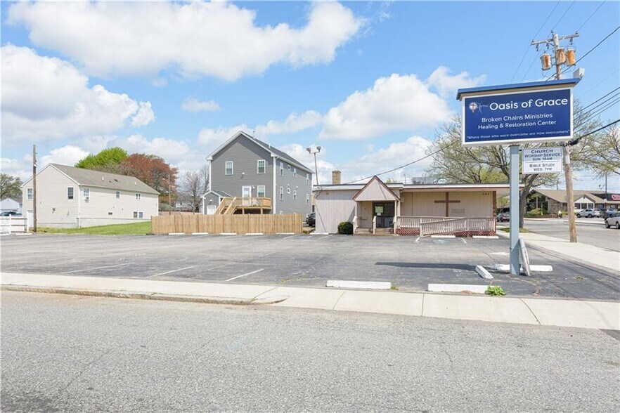 Primary Photo Of 464 Silver Spring St, Providence Religious Facility For Sale