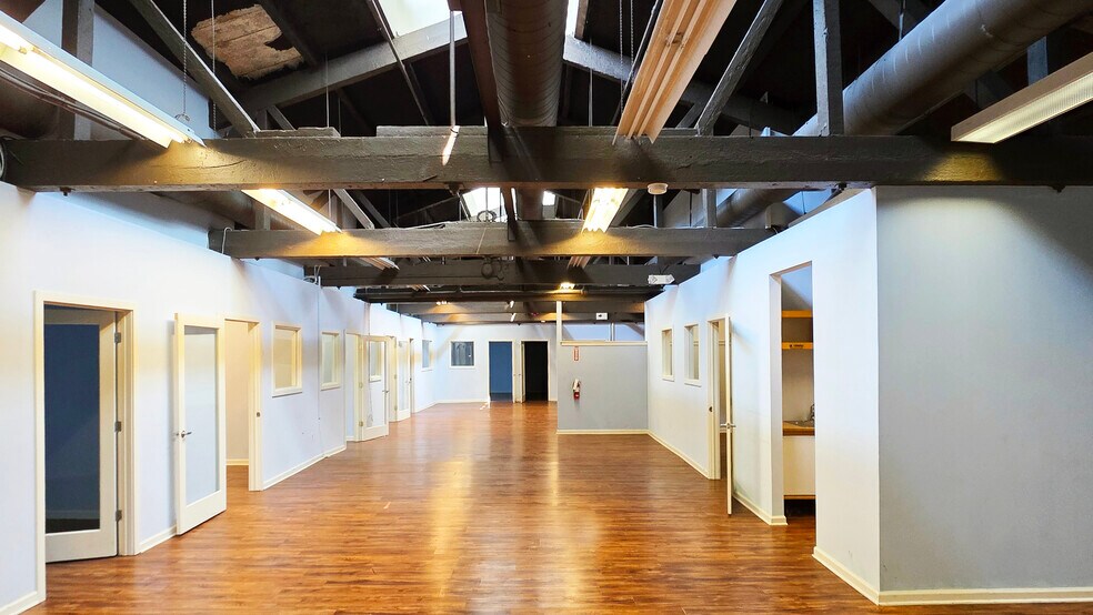 More Photos Of 3901 Main St, Philadelphia Office For Lease