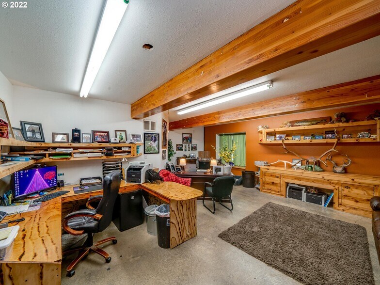 More Photos Of 4190 Highway 101 N, Tillamook Warehouse For Sale