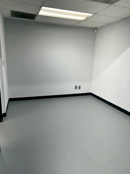 More Photos Of 1020-1030 S Cypress St, La Habra Unknown For Lease