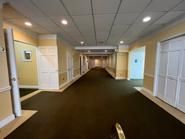 More Photos Of 110 B St, Saint Albans Funeral Home For Sale