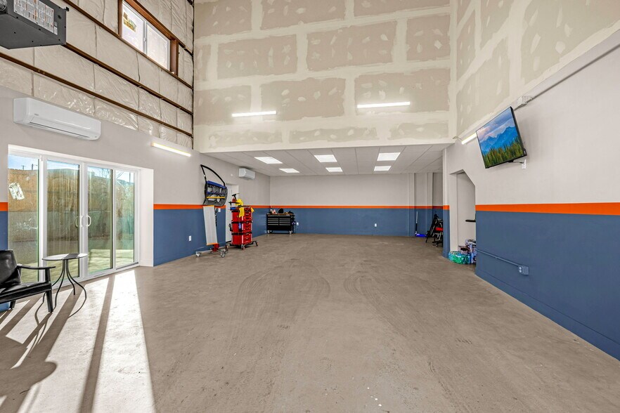 More Photos Of 282 Malibu St, Castle Rock Light Manufacturing For Lease