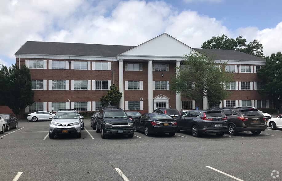 More Photos Of 575 Jericho Tpke, Jericho Office For Lease