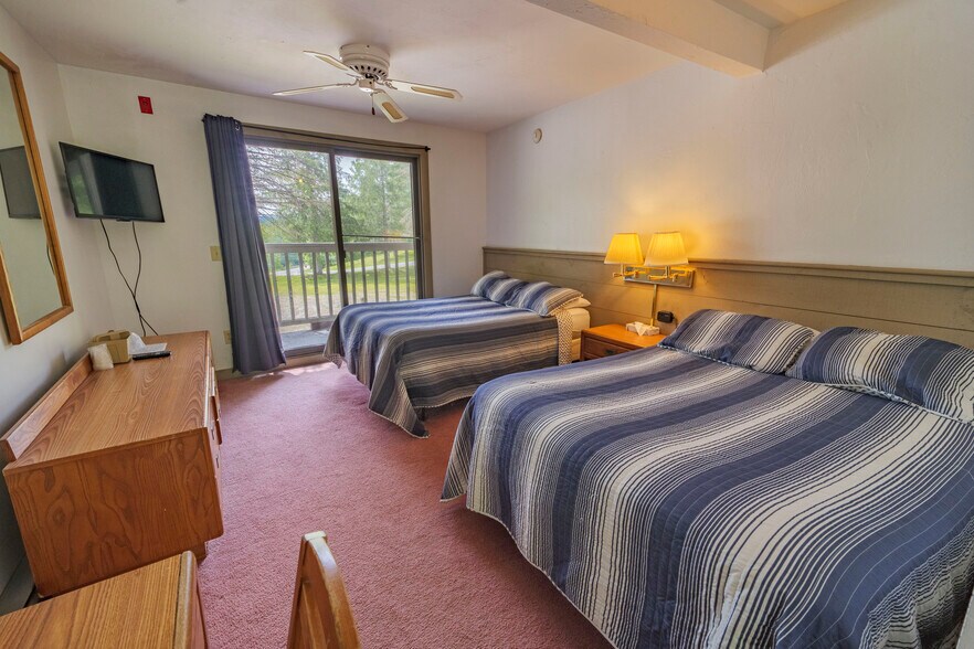 More Photos Of 6 Abroad Rd, West Dover Hotel For Sale