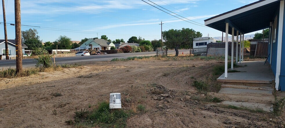 More Photos Of 27564 Highway 119, Taft Specialty For Sale