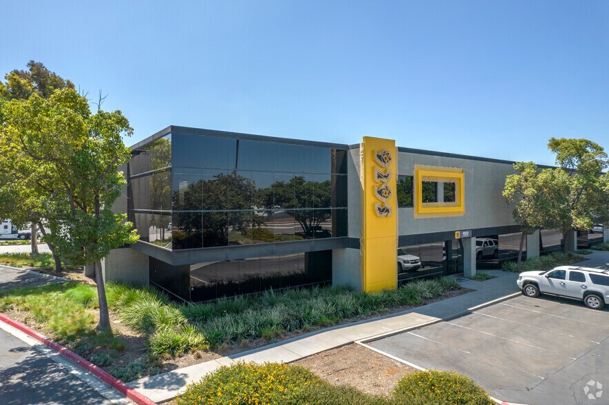 Primary Photo Of 9295 Siempre Viva Rd, San Diego Manufacturing For Lease