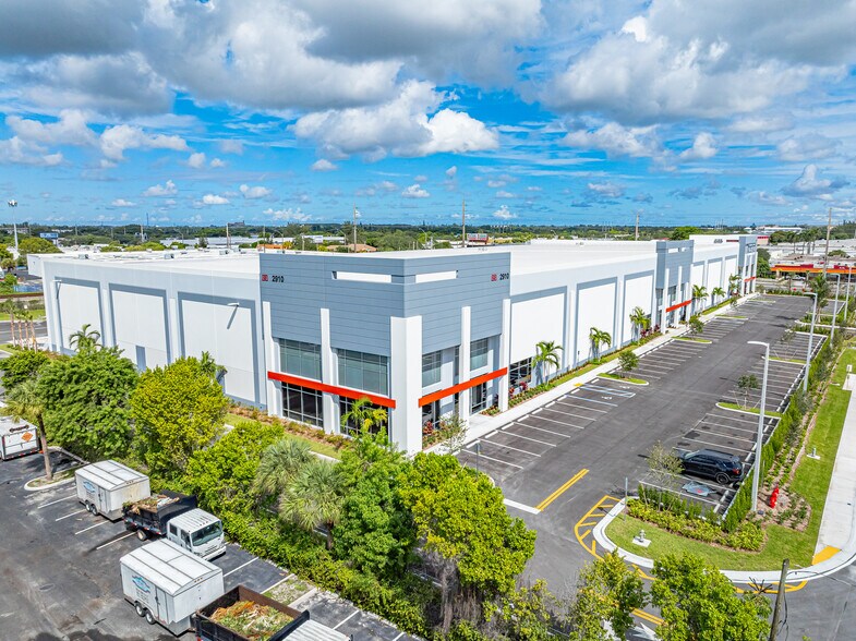 More Photos Of 2910 Stirling Rd, Hollywood Distribution For Lease