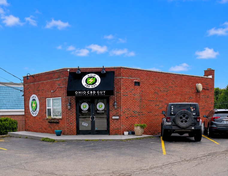 Primary Photo Of 9520 Montgomery Rd, Cincinnati Storefront For Lease
