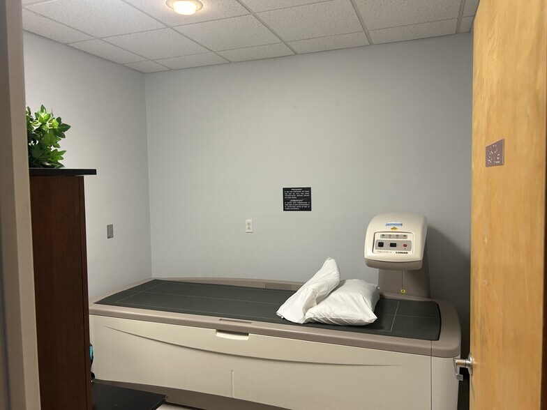 More Photos Of 6905 Old Wolf Bay Rd, Palatka Medical For Sale