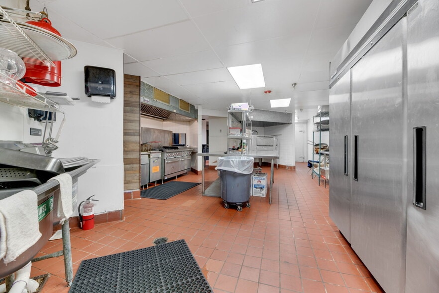 More Photos Of 3100 Branch Ave, Temple Hills Unknown For Lease