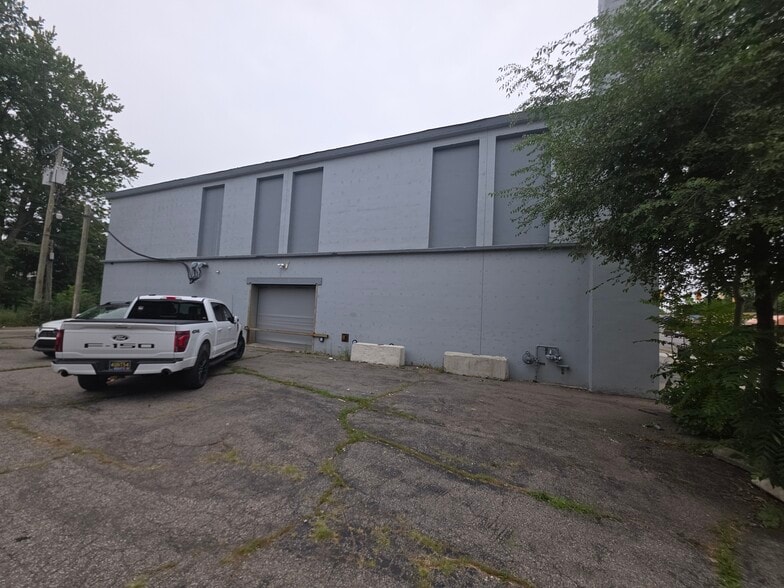 More Photos Of 15760 E Warren Ave, Detroit Schools For Sale