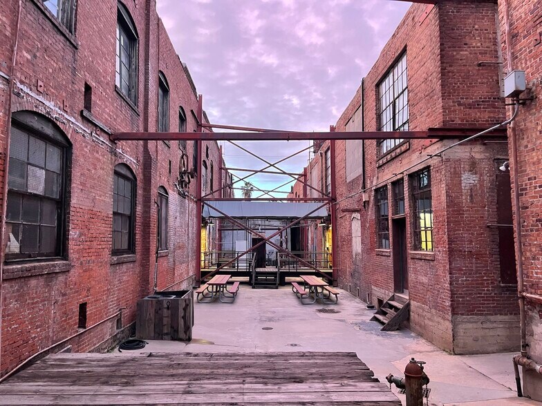 Primary Photo Of 2626 Lacy St, Los Angeles Warehouse For Sale