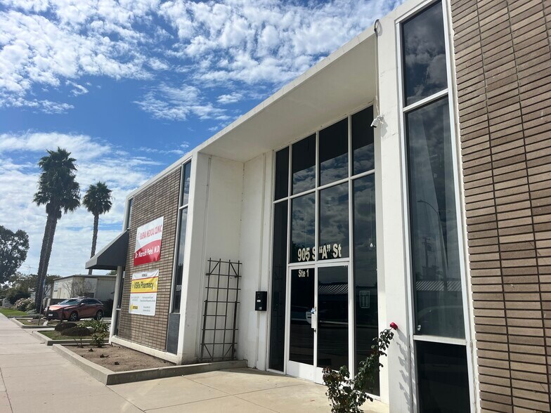More Photos Of 905 S A St, Oxnard Medical For Lease