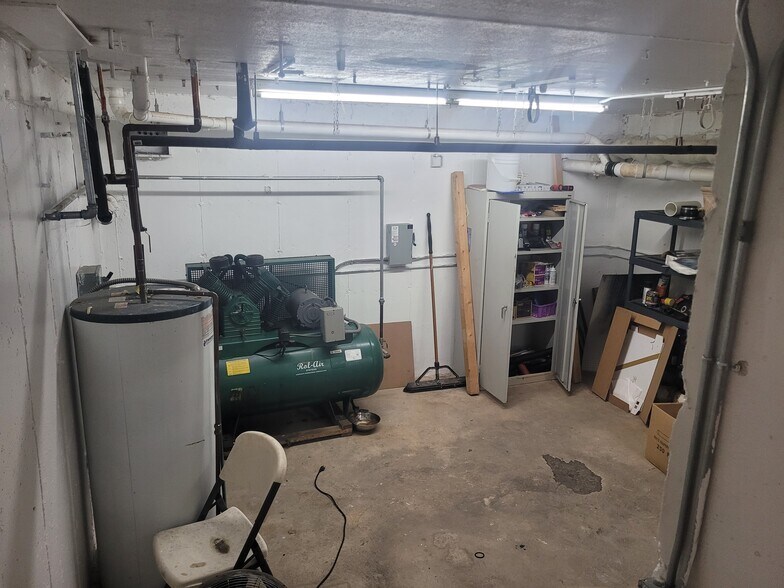 More Photos Of 3171 S 76th St, Milwaukee General Retail For Sale