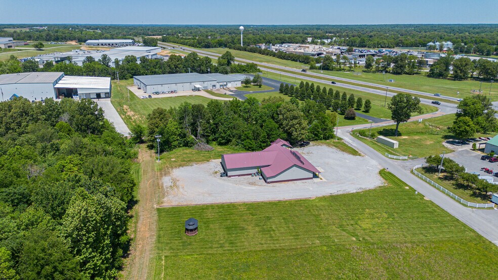 More Photos Of 71 Commerce St, Hickory Supermarket For Sale